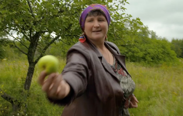 Woman-with-apple